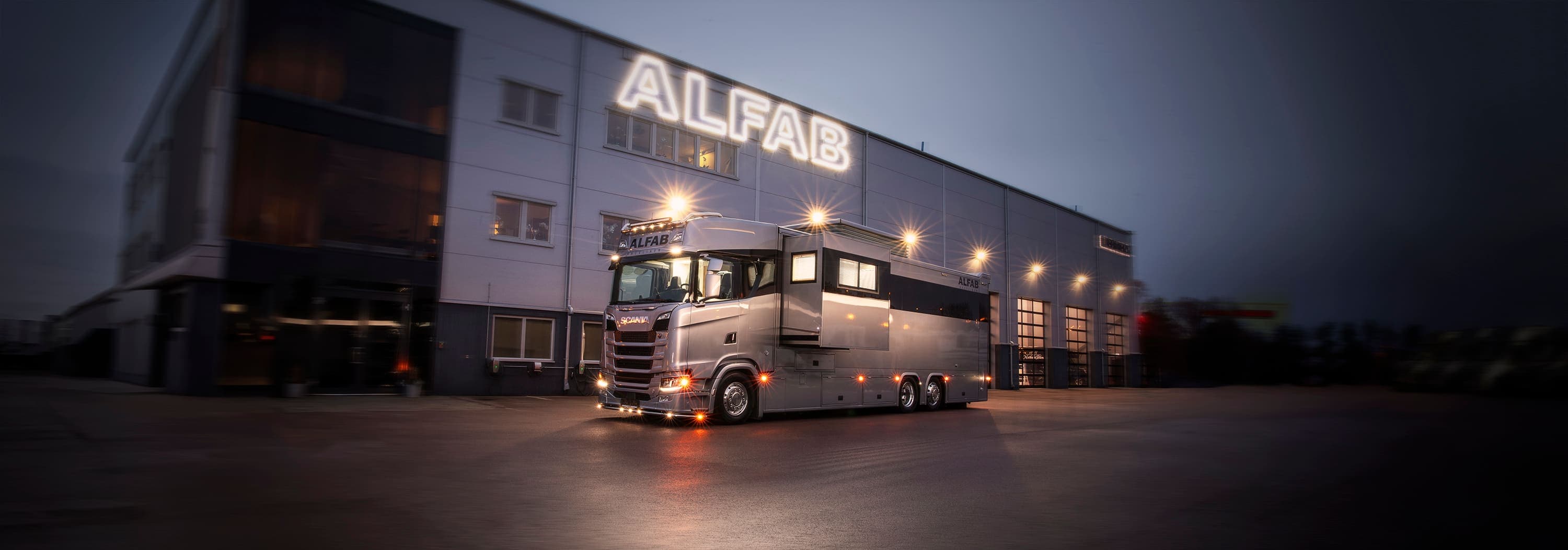 ALFAB Hästlastbil